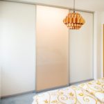 Schiebetüren mit Alurahmen und Glas