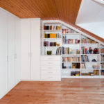 fünftüriger Schrank,raumhoch,in der Mansarde