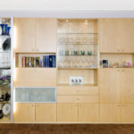 Wohnwand mit Eckvitrine,Vitrine und Barklappe