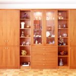 Wohnzimmerschrank mit Schubläden