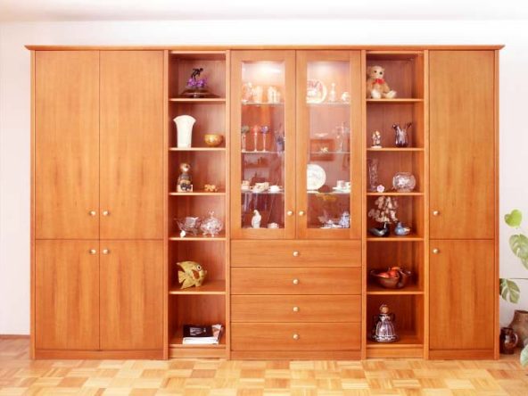 Wohnzimmerschrank mit Schubläden