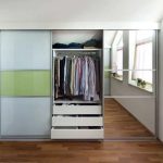 Ankleidezimmer-Einbauschrank: Innensystem mit Schubladen