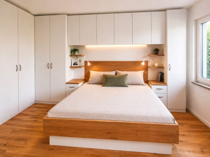 Moderne Schlafzimmermöbel mit Bettüberbau in Eiche und weiß