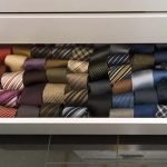 Extra hohes Regal für Kleideraufbewahrung: Krawatten-Auszug