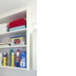 Hängeschrank geöffnet