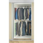 Schrankinnensystem mit Kleiderstangen im Dachgeschoss