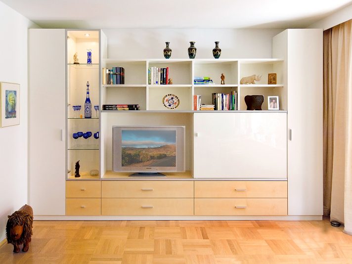 Wohnzimmerschrank