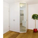 Die schräge Blende ist verspiegelt.