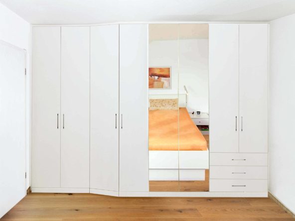 Einbauschrank im Schlafzimmer