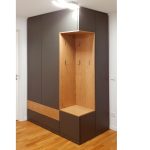 Einbauschrank nach Maß mit offener Garderobennische