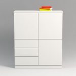 Vierteiliges Highboard mit drei Türen im Quadrat und links unten drei Schubladen.