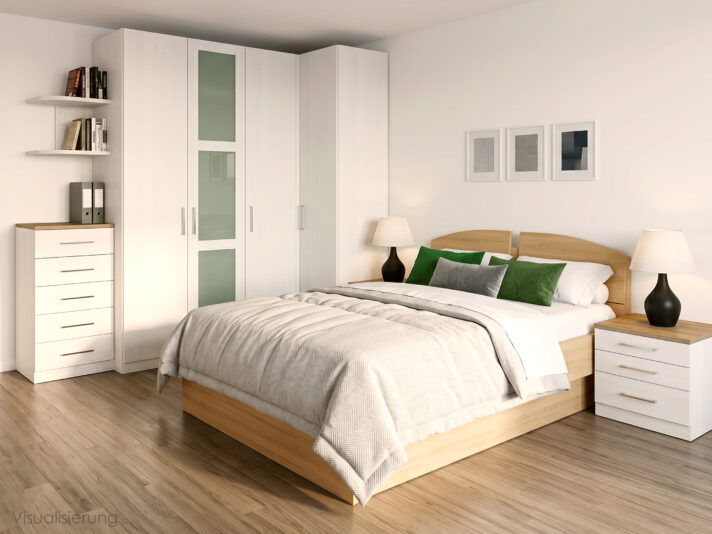 Schlafzimmer in Materialkombination aus weiß und Holz mit Eckschrank, Kommode mit Abschlußregal und Doppelbett mit Nachtischen