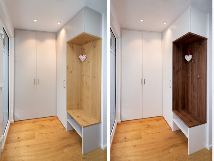 Einbauschrank mit offenem Garderobenabschluss mit Sitzbank und Kleiderhaken.